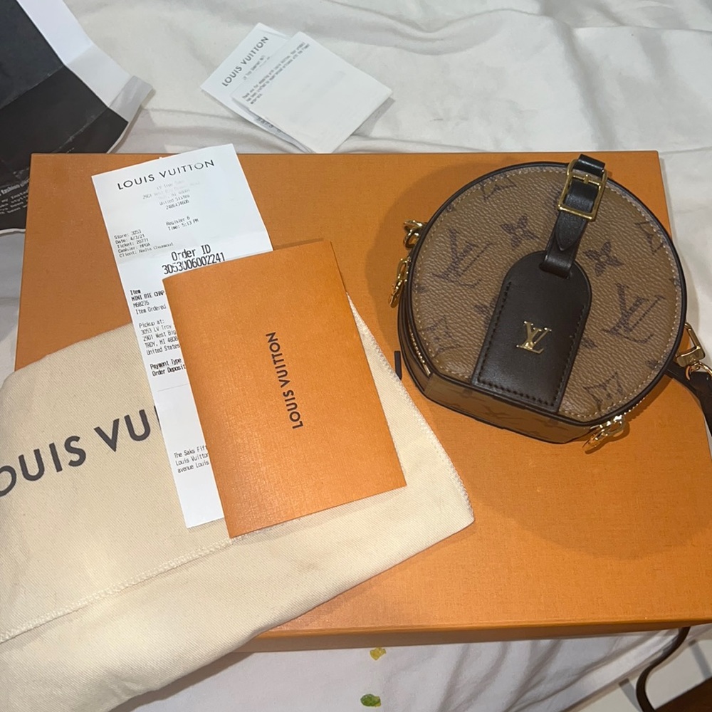 Louis Vuitton mini boite chapeau